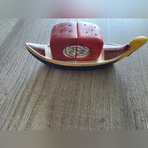 Decorative Gondola Salt and Pepper Shaker Set